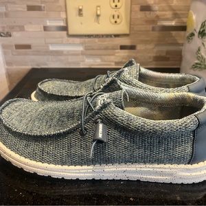 Mens Size 10 Hey Dudes Brand New